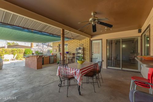 4426 El Caminito Dr, Glendale AZ 85302-6025 exterior