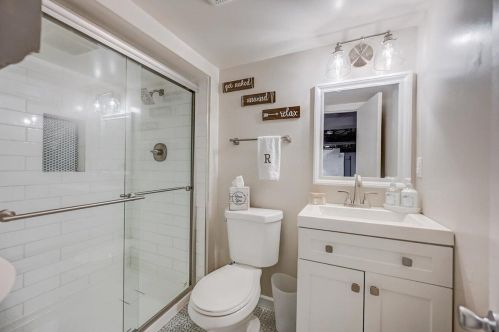 3316 Honey Creek Dr, Milwaukee WI  53219-3911 exterior