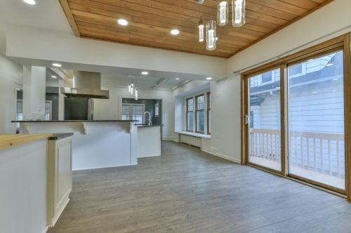 3531 Murray Ave, Milwaukee WI  53211-2525 exterior