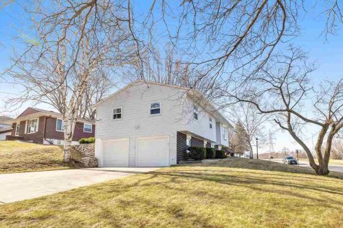 331 Skyline Blvd, Green Bay WI  54302-3335 exterior