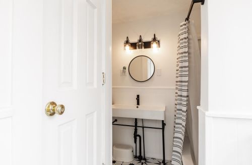 27 Barker St, Keene NH  03431-2402 exterior