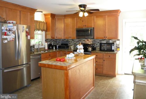 16461 Richmond Tpke, Bowling Green VA  22427-2207 exterior