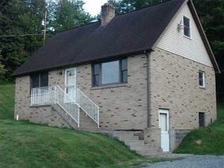158 Mcfann Rd, Valencia, PA 16059-1920