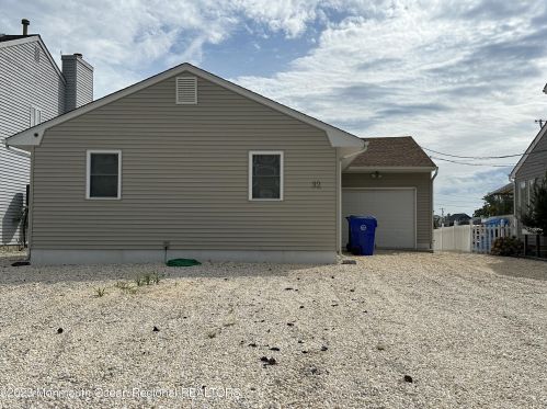 32 Royal Dr, Bricktown NJ  08723-6731 exterior