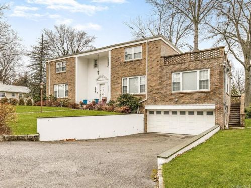 55 Bonita Vista Rd, Mount Vernon, NY 10552-1301