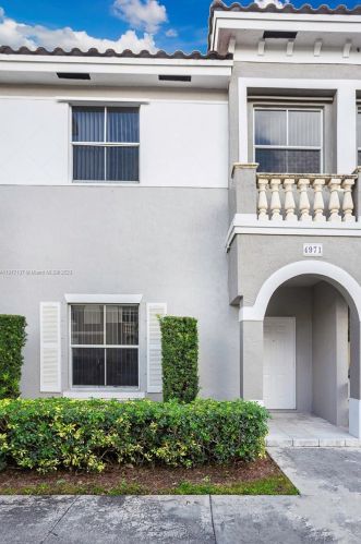 4971 140th Ter, Hollywood, FL 33027-6204