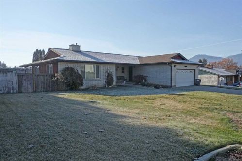 1606 Hawthorne Ave, Colville, WA 99114-9333