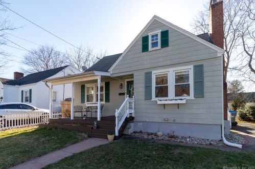 120 Branford St, Manchester, CT 06040-4353
