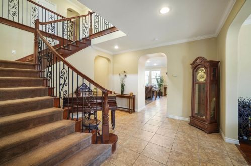 1050 Straightaway Ct, Oceanside CA  92057-1949 exterior