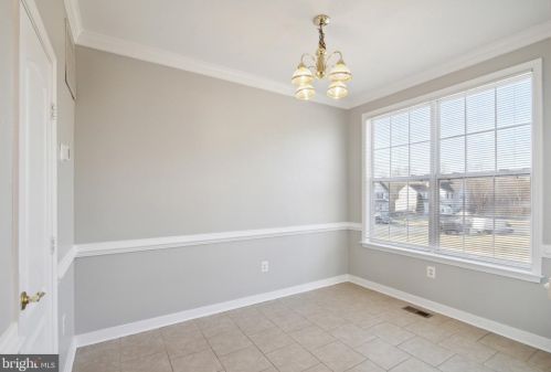 13046 Terminal Way, Woodbridge VA  22193-6116 exterior