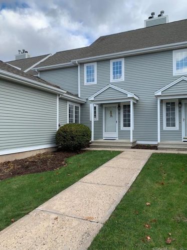 83 Copley Rd, South Glastonbury, CT 06073-2633