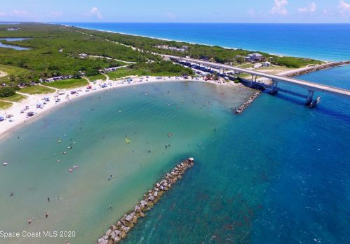 620 Puffin Dr, Sebastian FL  32976-7803 exterior