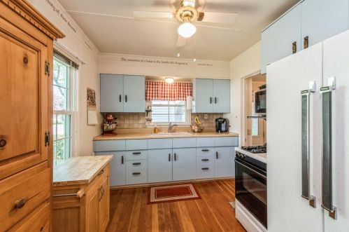 8949 Revere Ct, Hammond, IN 46321-3218