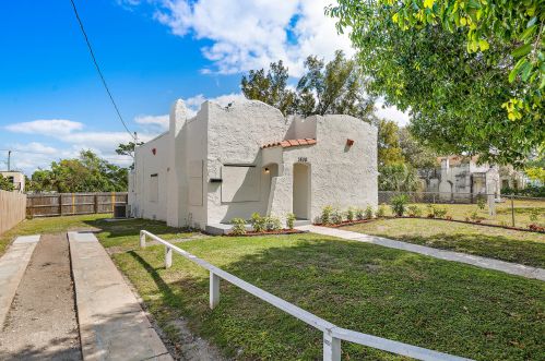 3808 Greenwood Ave, West Palm Beach, FL 33407-4028