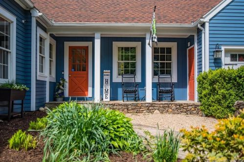 36 Tuttle Rd, Woodbury, CT 06798-3527