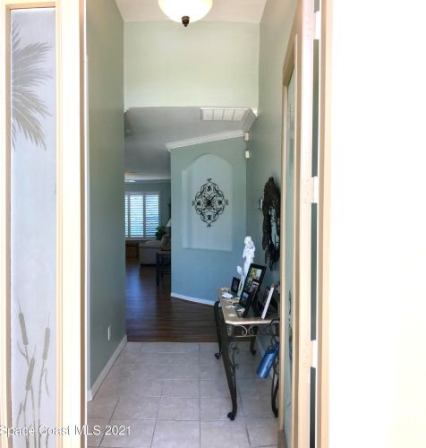 424 Barnacle Ln, Melbourne, FL 32903-1852