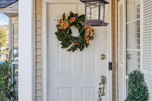 1967 Armory Dr, Mount Pleasant SC  29466-9489 exterior