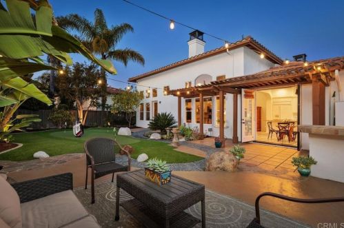3005 Via Conquistador, Carlsbad, CA 92009-3025