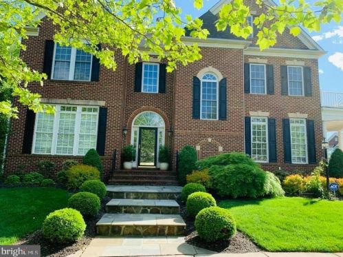 19376 Ml Dm Pl, Leesburg VA 20176-1637 exterior