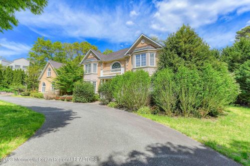 31 Brandywine Rd, Tinton Falls, NJ 07712-2559