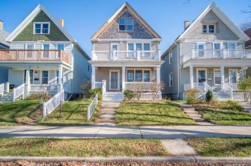 2752 Fratney St, Milwaukee, WI 53212-2608