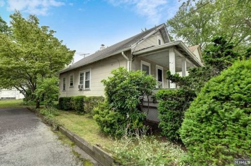 241 Milford Ave, N Milford, NJ 07646-1824