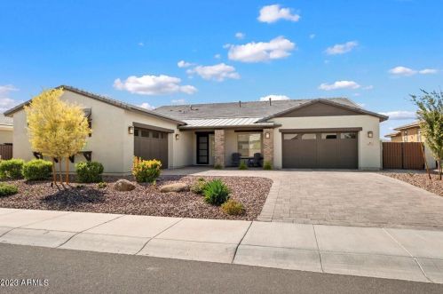 6072 Granite St, Gilbert, AZ 85298