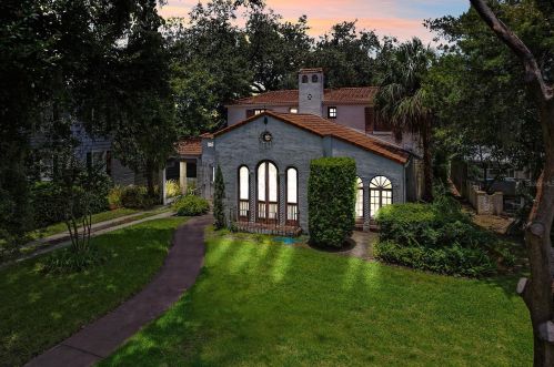 907 Seville Pl, Orlando, FL 32804-7228