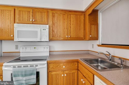 77 Slope, Clinton NJ 08809-1134 exterior