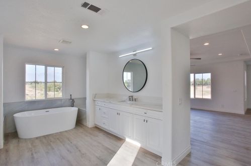 7796 Spring Hill St, Chino CA  91708-7606 exterior