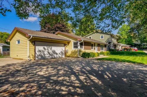 1980 Cascade Dr, Waukesha, WI 53188-3155