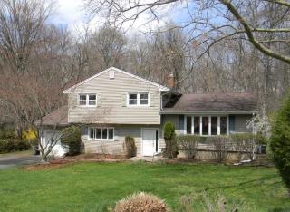 6 Willow Brook Rd, Hillsdale, NJ 07642-1712