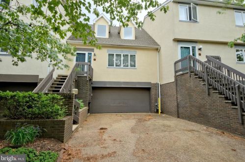 16 Exeter Ct, Princeton, NJ 08540-7046