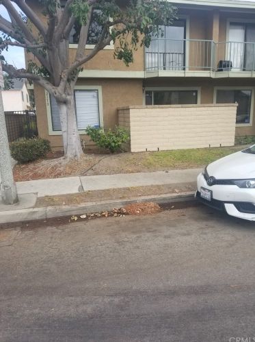 2173 Adriatic Ave, Long Beach, CA 90810-3573