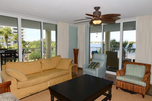 1328 Miracle Strip Pkwy, Fort Walton Beach, FL 32548-6210