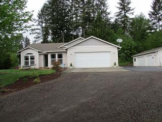 137 Stanford Dr, Woodland, WA 98674-8323