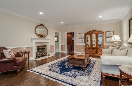 33 Farmstead Ln, Muttontown NY  11545-2601 exterior