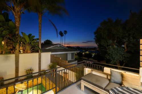 513 Dianthus St, Manhattan Beach CA  90266-6720 exterior