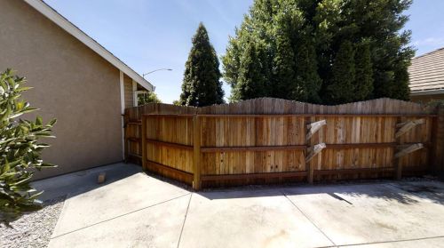 3960 Michelle Lynn Ct, Turlock CA  95382-8518 exterior