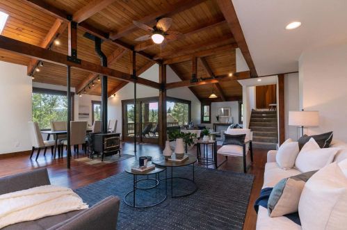 12116 Highland Ave, Truckee, CA 96161-1721