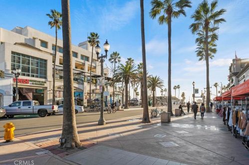 1813 Huntington St, Huntington Beach CA  92648-3131 exterior