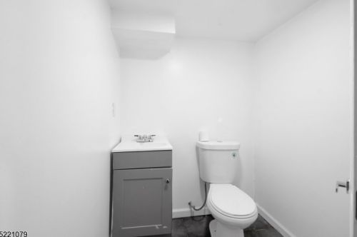 1084 Grove St, Irvington NJ  07111-4123 exterior