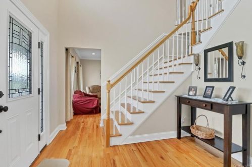 6 Austin Way, Marlborough NY  12542-5539 exterior