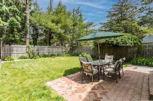 57 Grand Pl, Elwood, NY 11731-3019