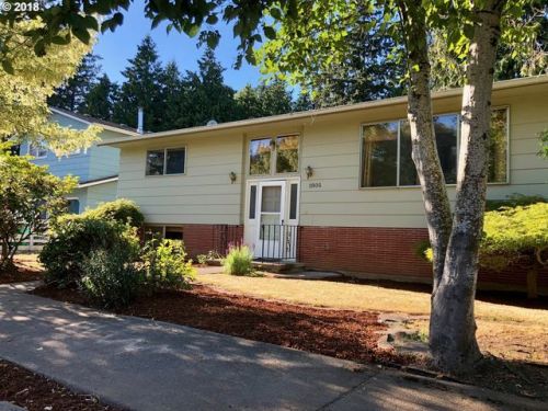 1805 13th St, Damascus OR  97030 exterior