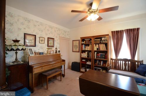 563 Columbia Ave, Bangor PA  18013-1747 exterior