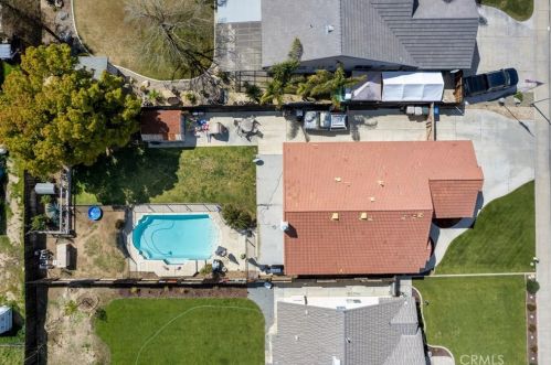 924 Butterfly Ln, Bakersfield, CA 93314-9456