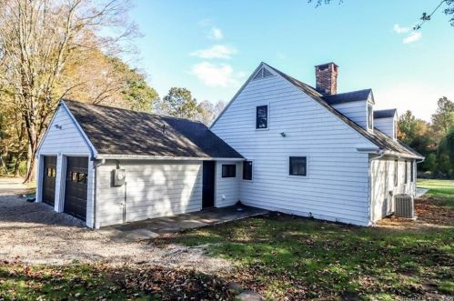 214 Berkshire Rd, Sandy Hook CT  06482-1548 exterior