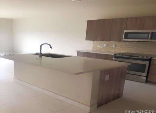 7805 104th Ave, Miami FL 33178 exterior