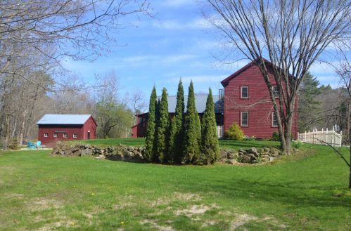 38 Water St, Bradford NH  03221-3318 exterior